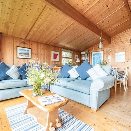 Scandinavian Style Lodge In Rock Wadebridge Exterior photo