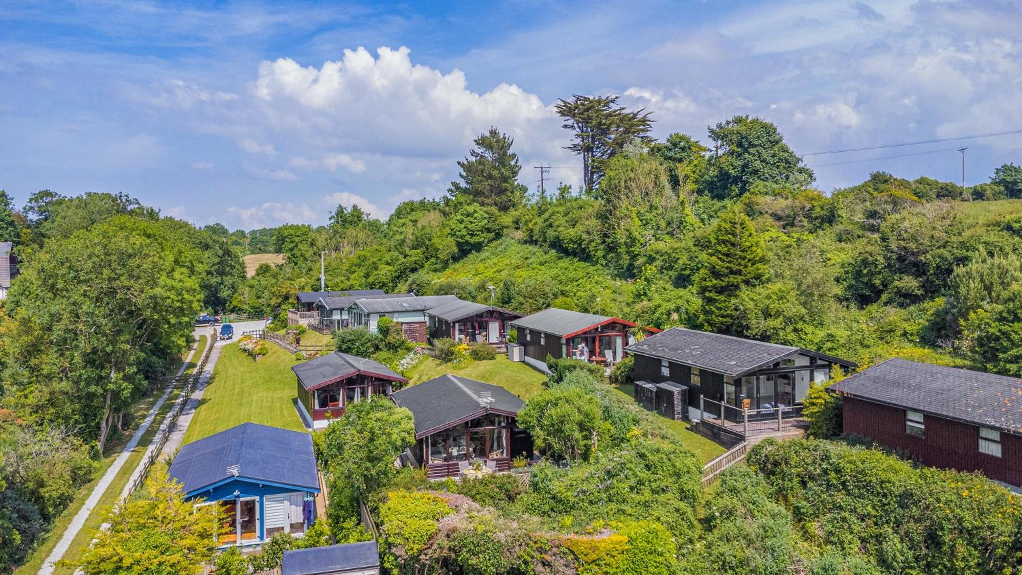 Scandinavian Style Lodge In Rock Wadebridge Exterior photo